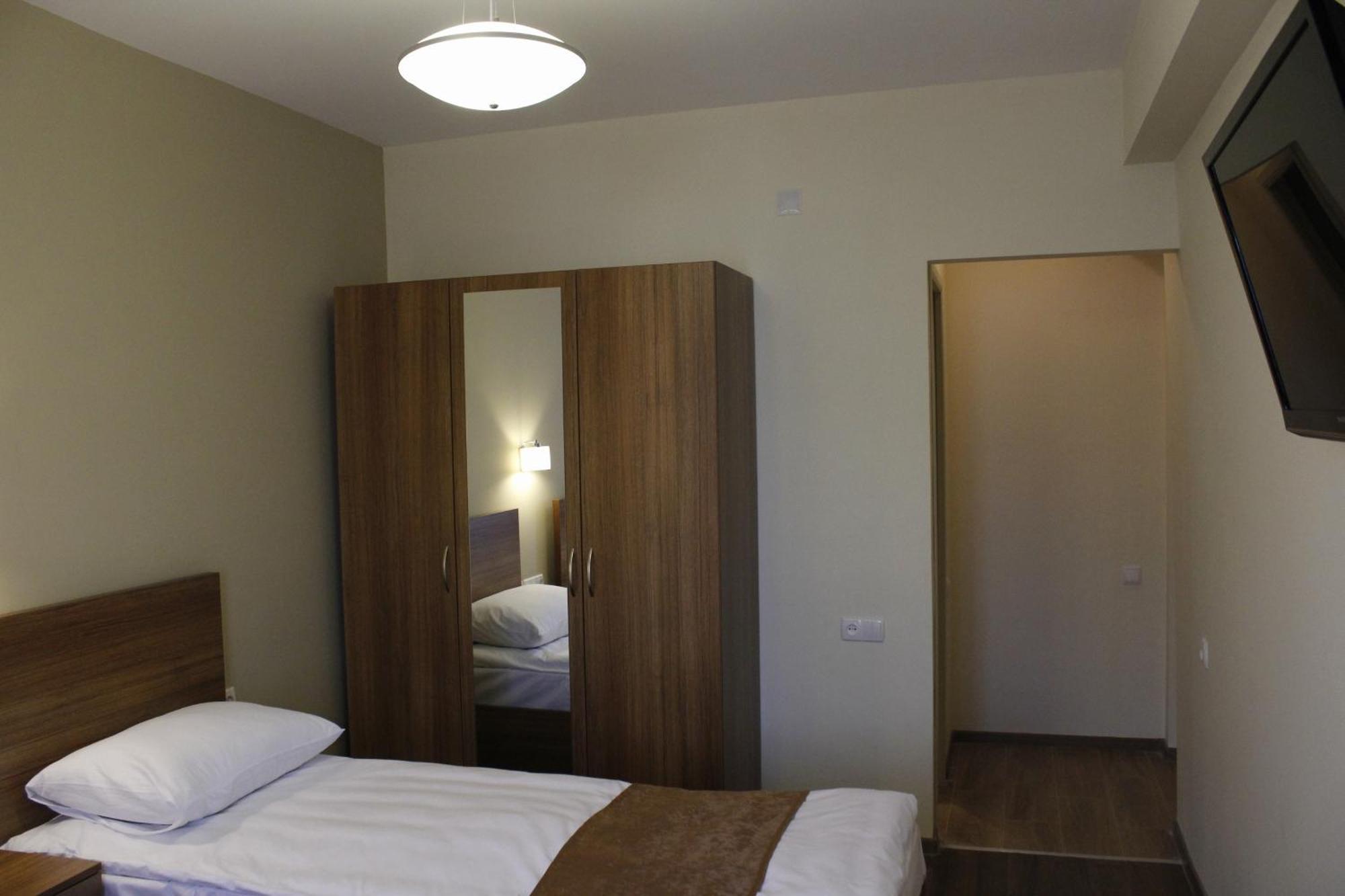 5Th Floor Guest House Ereván Habitación foto
