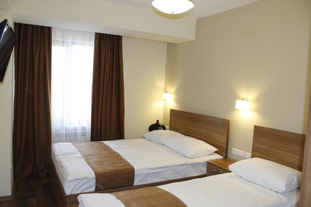 5Th Floor Guest House Ereván Habitación foto