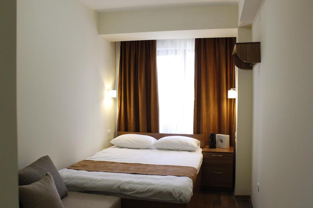 5Th Floor Guest House Ereván Habitación foto